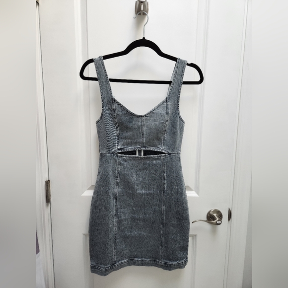 Lulus Dresses & Skirts - Lulu's Denim Mini Dress